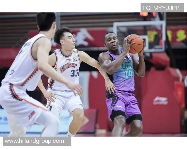 哈德森的传奇旅程：从篮球场到人生巅峰的奋斗与荣耀